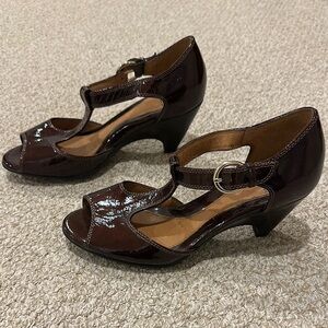 Brown Women's Heels. Never worn!